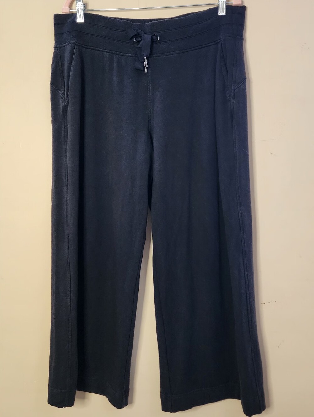 Athleta Black Wide Leg Crop Drawstring Travel Pants Sweatpants XL/Tall - Picture 3 of 16